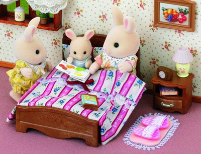 Набір Sylvanian Families Велике ліжко та аксесуари (5054131050194)