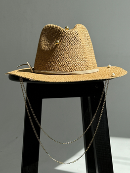 Шляпа Федора женская D.Hats из рафия с двойной цепью золото коричневая