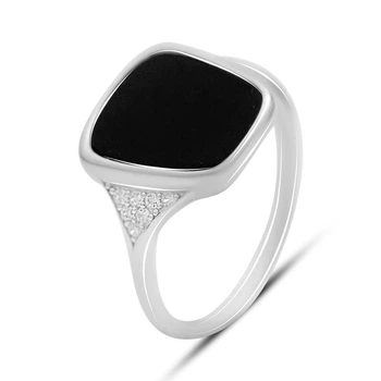 Серебряное кольцо с натуральным ониксом, вес изделия 2,55 гр (60002113)