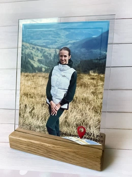 Настольная фотография на акриле с деревянной подставкой (21х15 см)