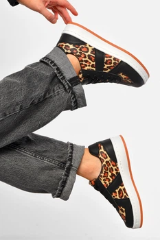 Кроссовки женские черного цвета с леопардовым принтом на шнуровке Golon размер 38 (196918)