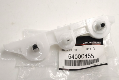 Кронштейн бампера передний левый, оригинал OEM 6400C455 Mitsubishi Outlander XL 2006-2012