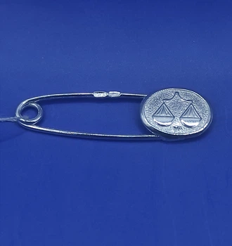 Серебряная булавка "Знак зодиака Весы" 925 пробы