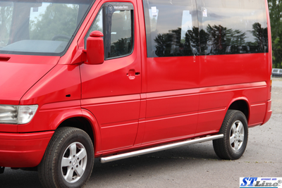 Боковые пороги подножки труба на SWB Mercedes Sprinter 00-06 d60х1,6мм Мерседес Спринтер ST5511