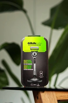 Бритва Gillette Labs BLACK (дорожній футляр 5 лез 2 картриджа магнітна док-станція)