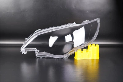 Стекло фары Subaru Legacy BL BP (2006-2009) рест под омыватель левое Lemarix (A45-6608-1)