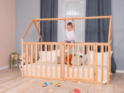 Детский деревянный манеж-кровать домик Монтессори Busy Wood напольная Модель 21 190x90 см Натуральное дерево