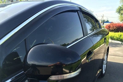 Дефлекторы окон ветровики Lexus CT 200h 11- с хром молдингом HIC Лексус СТ АМ0022741