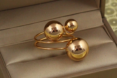 Кільце Xuping Jewelry Поцілунок три кульки 16 р золотисте