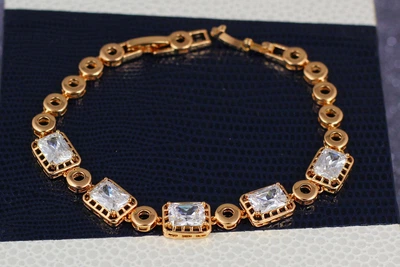 Браслет Xuping Jewelry з п'ятьма великими квадратними фіанітами 16.5 см 10 мм.