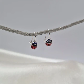 Серебряные детские серьги на петле Божья Коровка с эмалью Серебро 925 пробы Родированное с2ец/2039