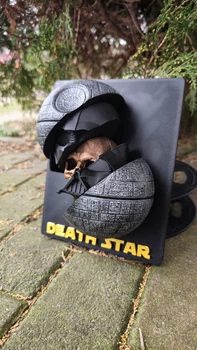 Арт-панно "Death Star" — настінна інсталяція із зображенням розколотої Зірки Смерті та черепа Дарта Вейдера. Aivory