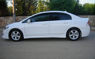 Боковые накладки для Honda Civic Sedan VIII (2006-2011) - подготовленные к покраске