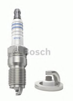 Комплект свечей зажигания Bosch (0 242 235 951)