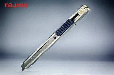 Нож строительный&nbsp;сегментный TAJIMA&nbsp;LC301B 9&nbsp;мм&nbsp;автоматический фиксатор 1101-0005