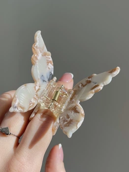 Заколка-крабик для волос Fashion Jewerly "Бабочка" зажим из ацетата, цвет кремово-коричневый перламутр (1 тип)