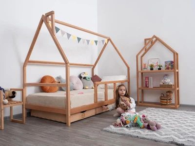 Детская кровать домик Монтессори от Busy Wood на ножках с ящиками 3х90 см Модель 1 натуральное дерево 190х160 см