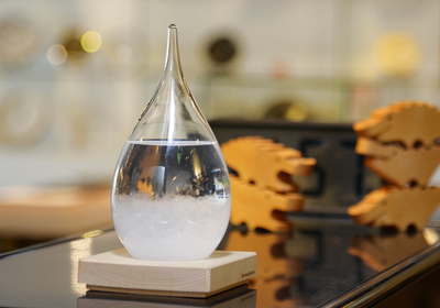 Барометр Штормгласс Капля малая 11 х 8 см Storm glass на деревянной подставке