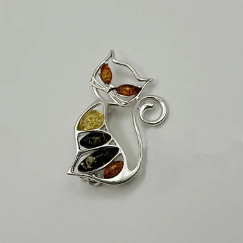 Брошка серебряная с янтарем "Кошка" 3,87 г
