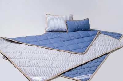 Комплект Goodnight.Store (Max): Ковдра 180х200 + Наматрасник 160х200 + Подушка 40х60 2шт. Двохспальний колір Синій / Білий у смужку