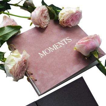 Альбом на кольцах велюр Moments розовый с черными страницами