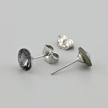 Серьги с кристаллами Swarovski 53405 размер 8х8 мм цвет серебряная ночь вес 1.0 г позолота Белое Золото