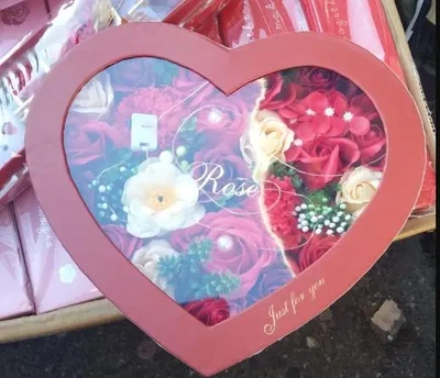 Подарочный набор мыла букет из роз в коробке Love Light Rose Flower