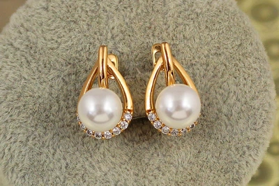 Сережки Xuping Jewelry вершина з перлиною 1,3 см золотисті