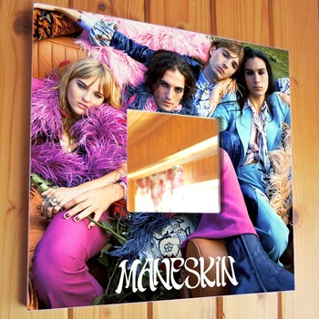 Декоративное зеркало "Группа Maneskin" сувенир для фанатов рок музыки, украшение в спальню, бар, клуб, студию, офис