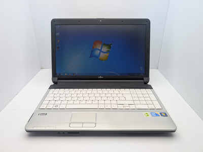 Ноутбук Fujitsu LifeBook A530/Intel Core i3-350M/DDR3-6GB/HDD-1000GB/Intel HD Graphics/15.6 HD LED Б/В