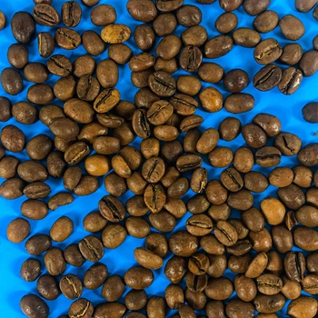 Кофе в зернах крафтовый купаж 90% арабика 10% робуста свежей обжарки 1 кг