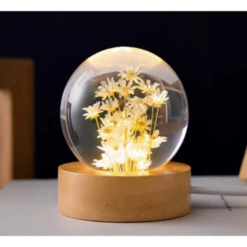 Настольный ночник с натуральным цветком белой ромашкой Crystal Ball "Yellow daisy" в прозрачном шаре