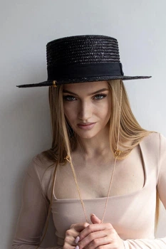Соломенная шляпа Канотье с золотистой цепью D.Hats черного цвета