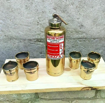 Золотий Вогнегасник для спиртного 1 літр з чарочками, Подарунок для чоловіка, колеги, пожежника