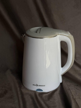 Електрочайник Sea Breeze SB-010 1.8 л 1500 Вт Білий