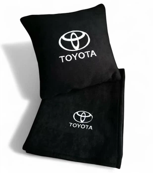 Плед та подушка в авто з вишитим логотипом TOYOTA чорний фліс 260г/м2 розмір M