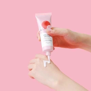 Солнцезащитная сыворотка с коллагеном ROUND LAB Camellia Deep Collagen Firming Sun Serum 50 мл