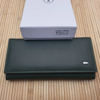 Гаманець жіночий зі шкіри Dr.Bond Зелений W501-2 на магнітах 18×8.5