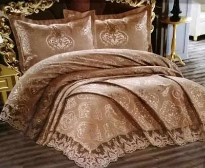 Жаккардовое покрывало с наволочками London Olga 265 x 275 см с кружевом капучино