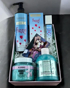 Подарочный набор косметики No Brand в стиле Moschino Funny 4 в 1 40 ml