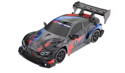 Радіокерована дрифт-машина 1:24 BMW M4 на пульті керування 4 WD черная