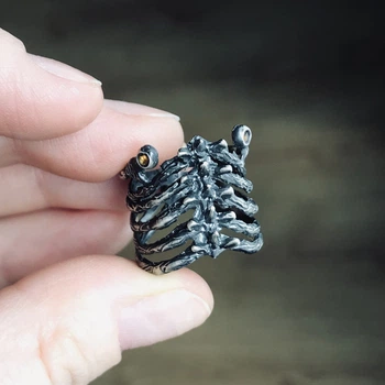 Серебряный перстень "Глаза тени" с сапфирами р.16,5 (МЮВМПР-15)