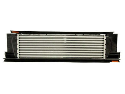 Інтеркулер Valeo 818260 BMW 3 Series, 1 Series, 4 Series, 2 Series 17517005531, 17517600531, 7600531
