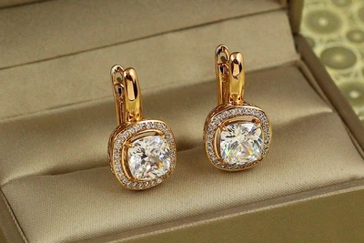 Сережки Xuping Jewelry Титан із білим каменем 2,3 см золотисті