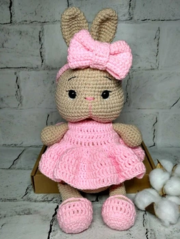 М'яка іграшка ручної роботи в'язана амігурумі Hand Made Зайчик в сукні 30 см 202-95