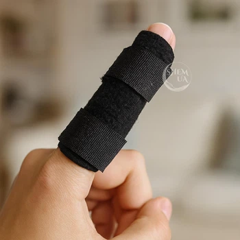 Фиксатор для пальца руки на липучке Finger Splint Doctor, фиксирующий ортез-бандаж на палец при растяжениях, травмах, вывихах, переломах и артрите, размер универсальный Черный, AFD-1-Black