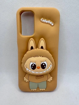 Детский резиновый чехол Labubu для Samsung Galaxy M13 с подставкой держателем Бежевый