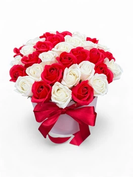 Букет 37шт. из мыльних роз “Love in Bloom”