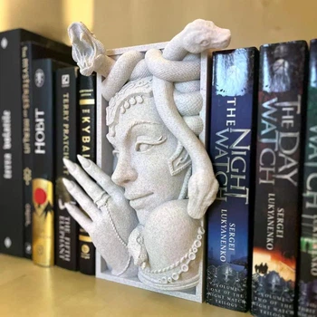Книжковий куточок «Медуза» — Міф оживає на полиці Біла