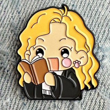 Значок пін Harry Potter (Luna Lovegood With Book)